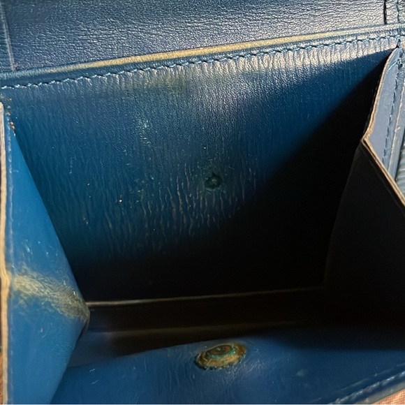 💃Louis Vuitton -Auth Bifold Louis Vuitton Epi Leather wallet! - Picture 7 of 13